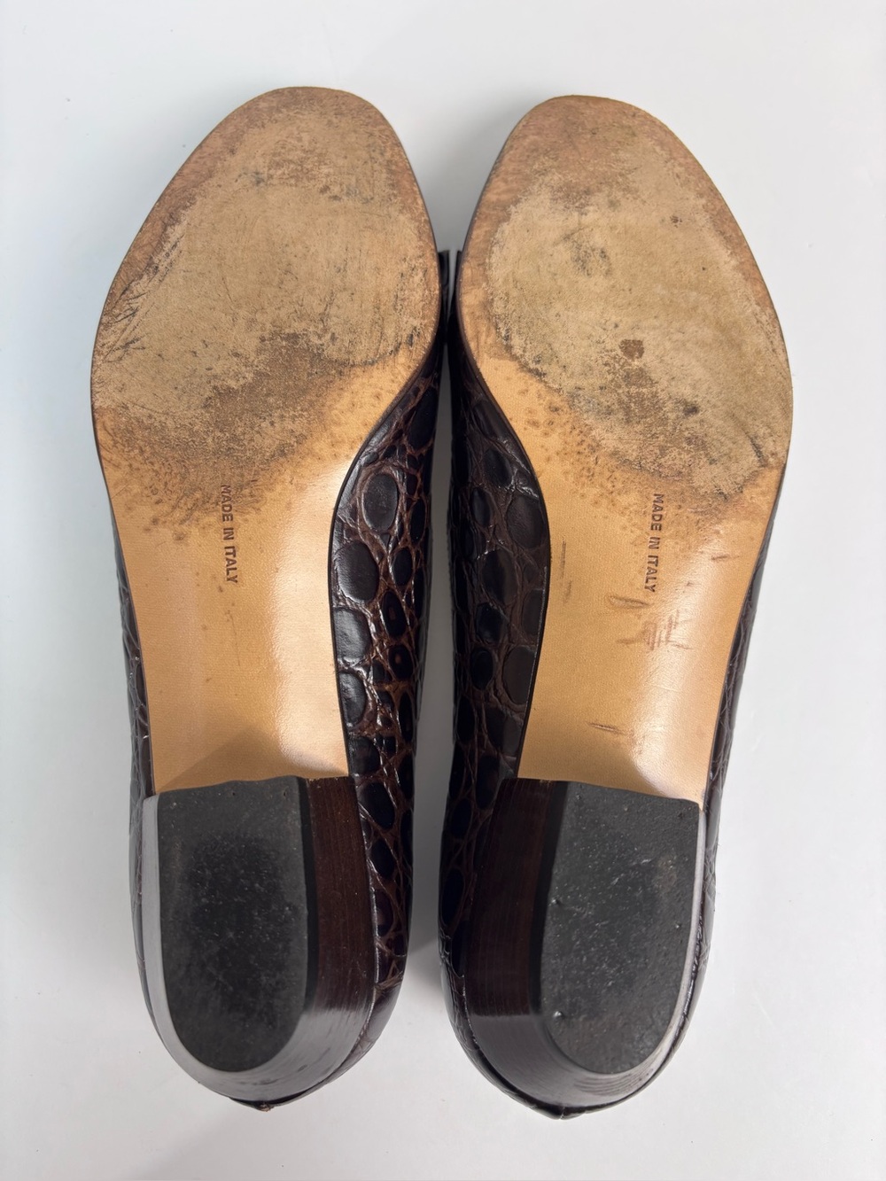 Vintage Salvatore Ferragamo Croc-Embossed Leather Vara Bow Pumps Brown Sz 7B - Picture 12 of 15